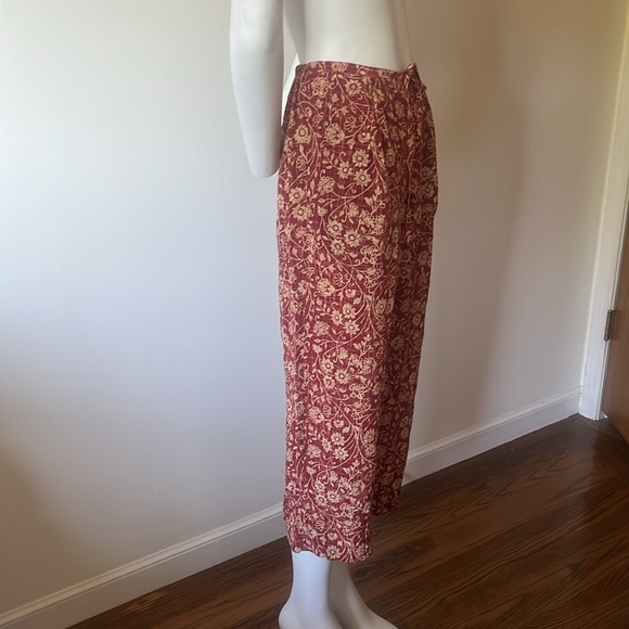 Jennifer Moore Red and Cream Silk Cropped Pants - Picture 6 of 12